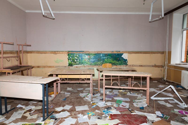 CHERNIHIV, UKRAINE - Jul. 27, 2022: War in Ukraine. Destroyed school in Chernihiv as a result of the attack of the Russian invaders. Chernihiv school stock images, royalty-free photos and pictures