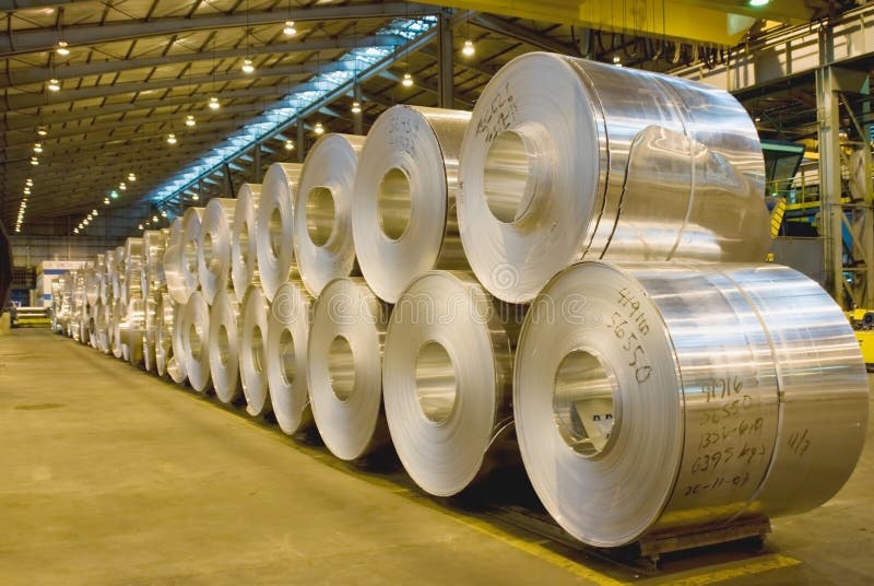 Warmgewalste aluminiumrollen stock afbeelding Warmgewalste aluminiumrollen stock afbeelding