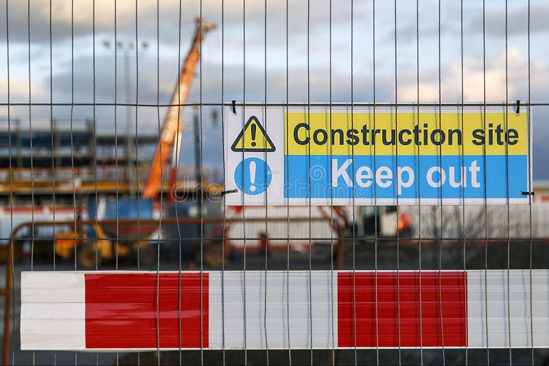 Warnzeichen der Baustelle, das Leute anweist, abzuhalten lizenzfreie stockfotografie Warnzeichen der Baustelle, das Leute anweist, abzuhalten lizenzfreie stockfotografie