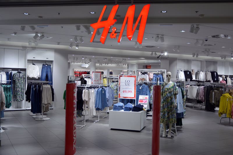 Hm poland. H M магазин в Польше. HM Польша. H&M in Poland.