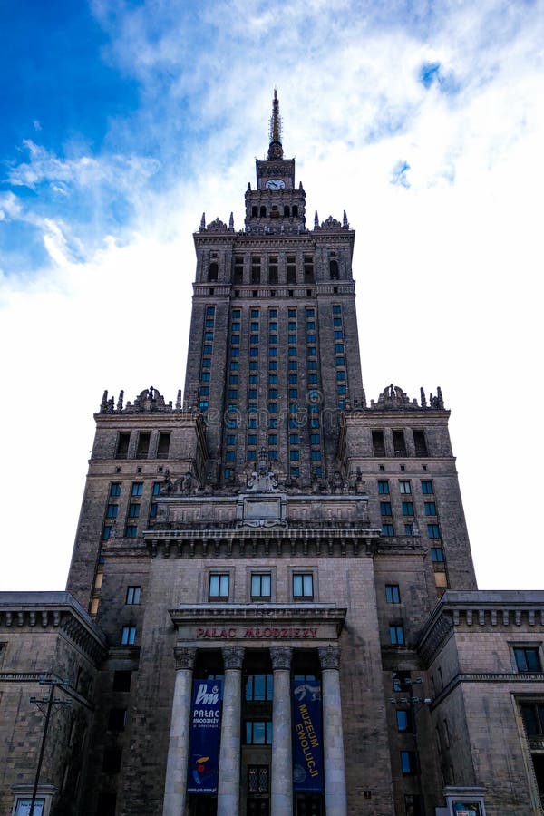 Warshau, Polen, 9 Maart, 2019: Paleis van Cultuur en Wetenschap, Warshau royalty-vrije stock foto's Warshau, Polen, 9 Maart, 2019: Paleis van Cultuur en Wetenschap, Warshau royalty-vrije stock foto's
