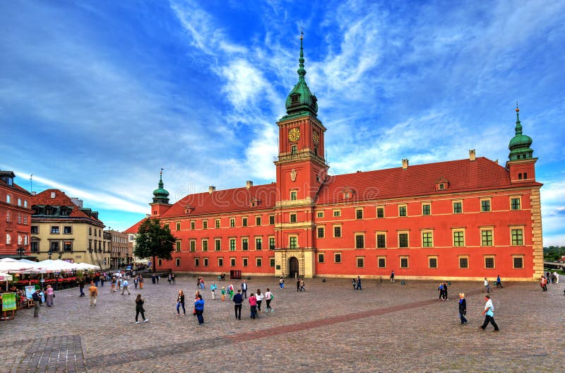 Warszawa, gammal stad, slottfyrkant och den kungliga slotten Juni 25 2014 royaltyfria foton Warszawa, gammal stad, slottfyrkant och den kungliga slotten Juni 25 2014 royaltyfria foton