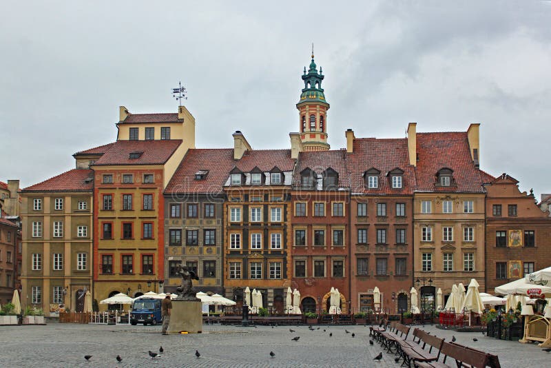 WARSZAWA, POLSKA - 12 MAJA 2012 R.: Widok miasta Starego w Warszawie Jest środkową i najstarszą częścią zdjęcie stock WARSZAWA, POLSKA - 12 MAJA 2012 R.: Widok miasta Starego w Warszawie Jest środkową i najstarszą częścią zdjęcie stock