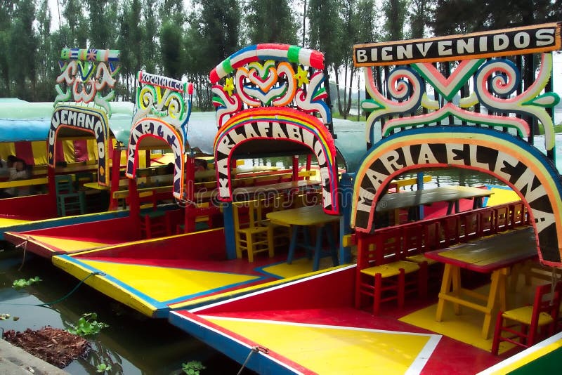 WarteTouristen-Xochimilco lizenzfreie stockfotografie WarteTouristen-Xochimilco lizenzfreie stockfotografie