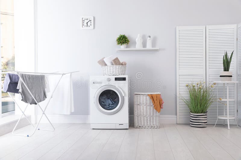 Waschkücheinnenraum mit Waschmaschine