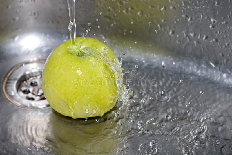 Manzana mintiendo actual de Agua.