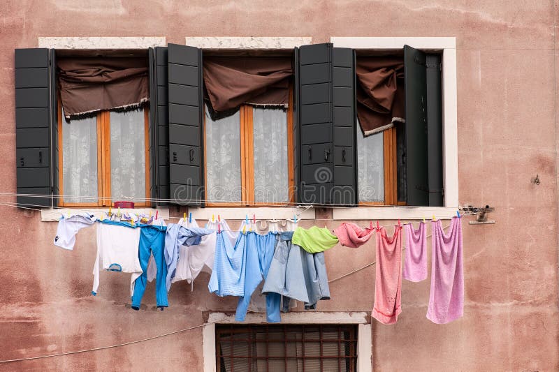 Washdag på Burano arkivfoton Washdag på Burano arkivfoton