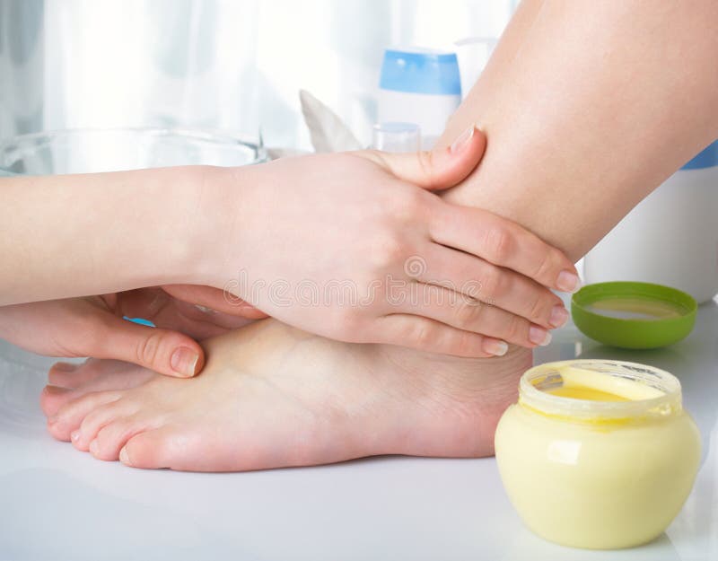 Washing of a female leg