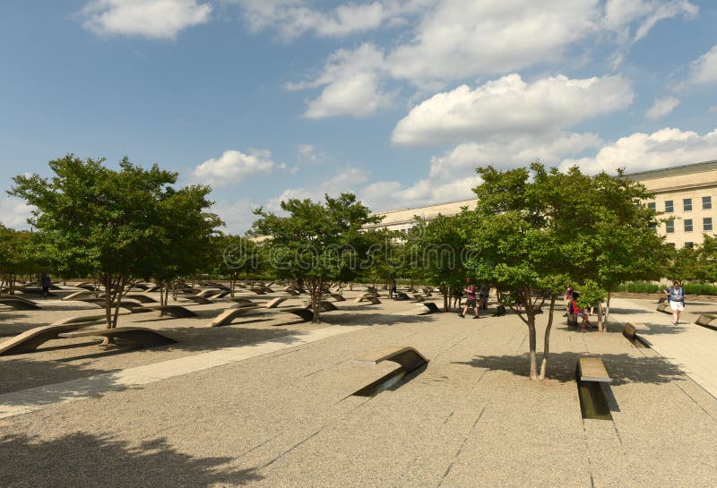 Washington, DC - 1 de junio de 2018: El monumento de Pentágono ofrece 1 foto de archivo Washington, DC - 1 de junio de 2018: El monumento de Pentágono ofrece 1 foto de archivo