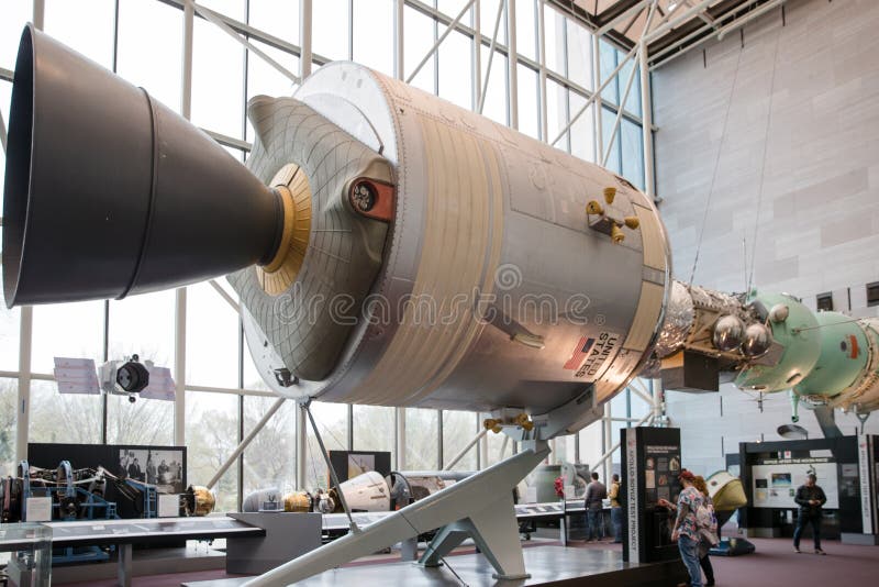 The National Air and Space Museum of the Smithsonian Institution. WASHINGTON, DC - March 31, 2018: Visitors enjoy The National Air and Space Museum of the royalty free stock images The National Air and Space Museum of the Smithsonian Institution. WASHINGTON, DC - March 31, 2018: Visitors enjoy The National Air and Space Museum of the royalty free stock images