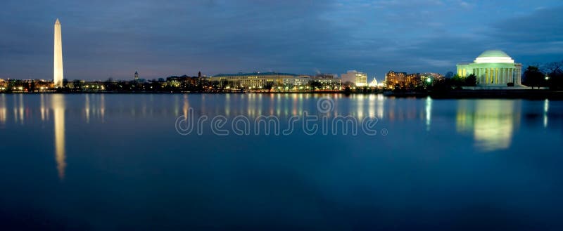 Bellissimo da di notte, visualizzato monumento, l'edificio, un monumento.