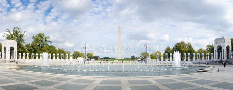 WASHINGTON DC, U.S.A. - 20 OTTOBRE 2016: Memoriale lunedì della seconda guerra mondiale immagini stock libere da diritti WASHINGTON DC, U.S.A. - 20 OTTOBRE 2016: Memoriale lunedì della seconda guerra mondiale immagini stock libere da diritti