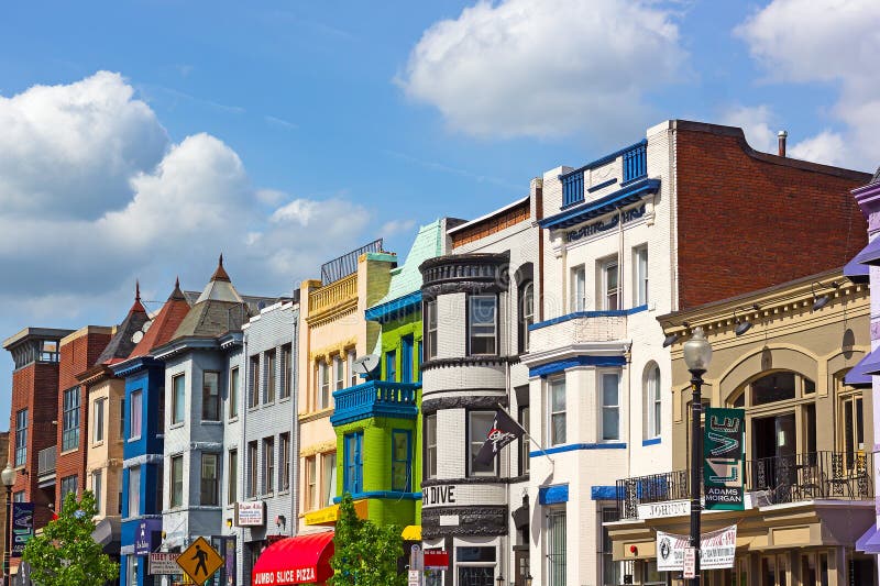 WASHINGTON DC, †des Etats-Unis « le 9 mai 2015 : Maisons de rangée en voisinage d'Adams Morgan le 9 mai 2015 dans le Washington images libres de droits WASHINGTON DC, †des Etats-Unis « le 9 mai 2015 : Maisons de rangée en voisinage d'Adams Morgan le 9 mai 2015 dans le Washington images libres de droits