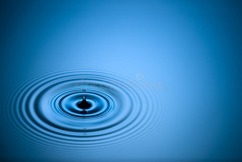 Wasser-Tropfen lizenzfreie stockbilder Wasser-Tropfen lizenzfreie stockbilder