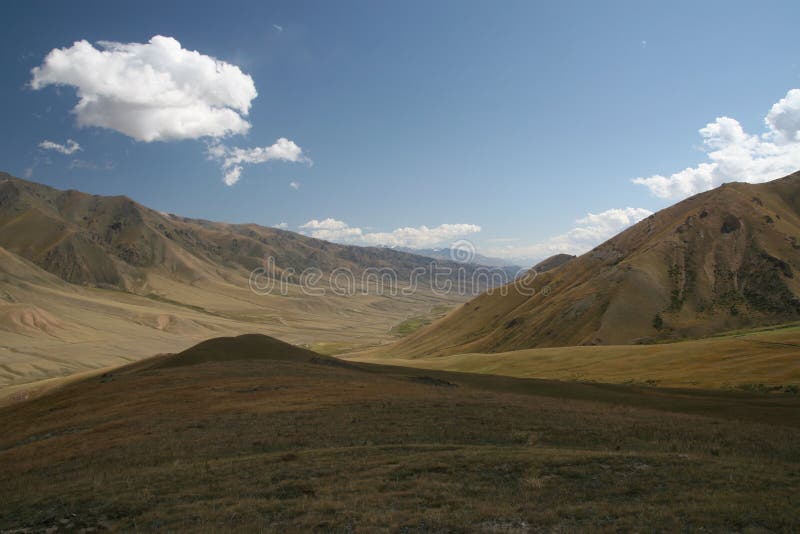 Wast deserted mountains