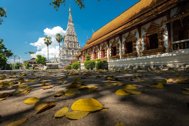 Wat Chedi Liam Wat Ku Kham ή ναός της τακτοποιημένης παγόδας στην αρχαία πόλη Wiang Kum Kam, Chiang Mai, Ταϊλάνδη στοκ εικόνες Wat Chedi Liam Wat Ku Kham ή ναός της τακτοποιημένης παγόδας στην αρχαία πόλη Wiang Kum Kam, Chiang Mai, Ταϊλάνδη στοκ εικόνες