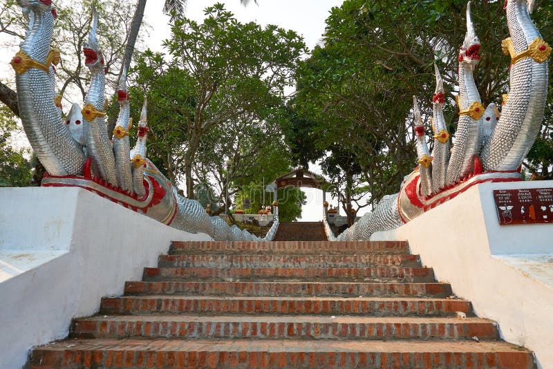 Wat Maha αυτό ή ναός του μεγάλου Stupa, ναοί Luang Prabang, Λάος Μια πόλη παγκόσμιων στοκ εικόνες Wat Maha αυτό ή ναός του μεγάλου Stupa, ναοί Luang Prabang, Λάος Μια πόλη παγκόσμιων στοκ εικόνες