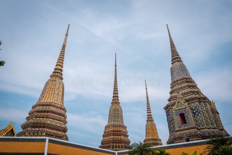 Wat Phra Chetuphon Wat Pho eller Wat Phra Chetuphon Vimolmangklararm Rajwaramahaviharn royaltyfri bild Wat Phra Chetuphon Wat Pho eller Wat Phra Chetuphon Vimolmangklararm Rajwaramahaviharn royaltyfri bild