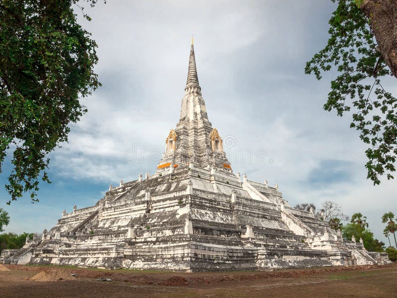 Wat Phu Khao pasek, Buddyjska świątynia w Ayutthaya prowincji Tajlandia zdjęcie stock Wat Phu Khao pasek, Buddyjska świątynia w Ayutthaya prowincji Tajlandia zdjęcie stock