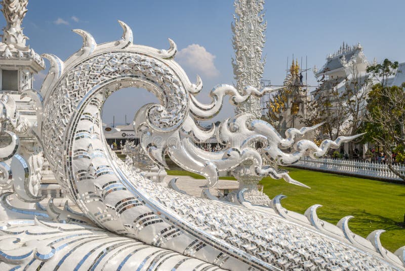Wat Rong Khun, Chiang Raja bielu? wi? tynia zdjęcia royalty free