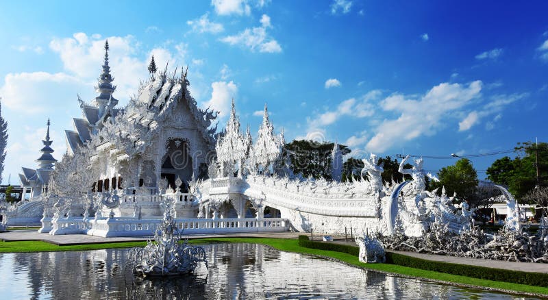Wat Rong Khun of de Witte Tempel in Chiang Rai, Thailand royalty-vrije stock fotografie Wat Rong Khun of de Witte Tempel in Chiang Rai, Thailand royalty-vrije stock fotografie