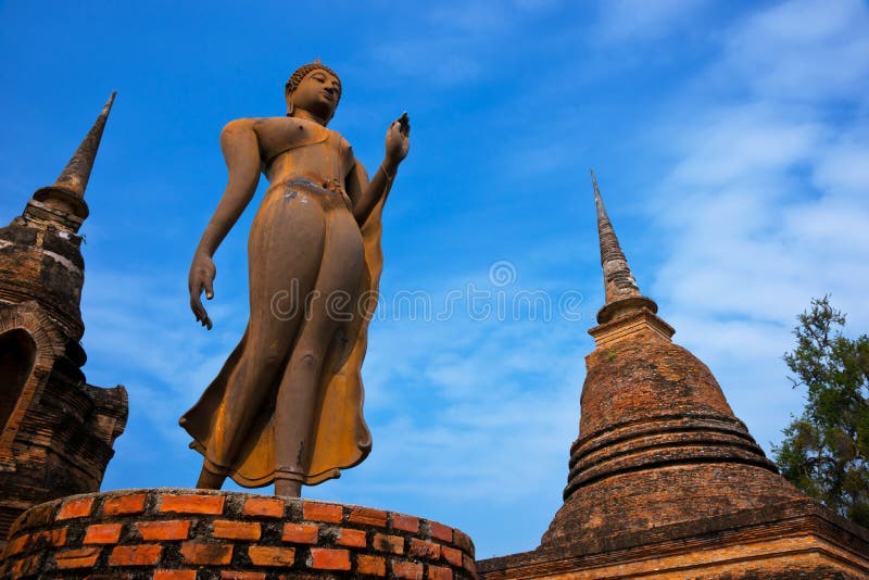 Wat Sa Si Sukhothai Historical Park.