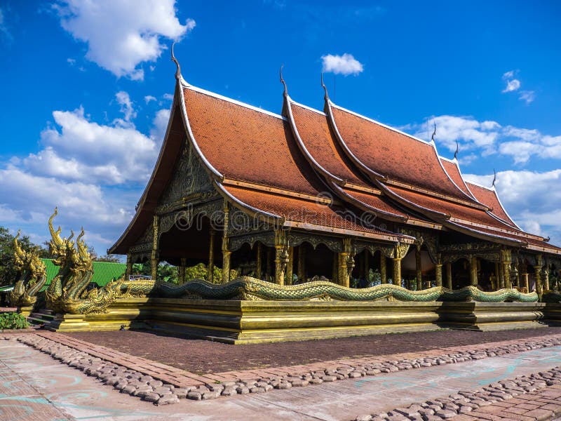 Wat Sirindhorn Wararam, oriëntatiepunt in Thailand royalty-vrije stock fotografie Wat Sirindhorn Wararam, oriëntatiepunt in Thailand royalty-vrije stock fotografie