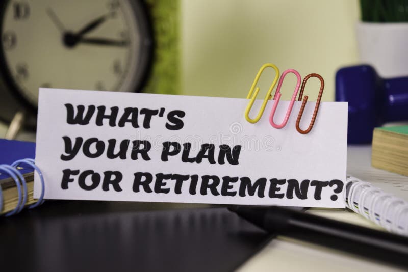 Wat is Uw Plan voor Pensionering? op het document op het bureau wordt geïsoleerd dat Bedrijfs en inspiratieconcept royalty-vrije stock afbeelding Wat is Uw Plan voor Pensionering? op het document op het bureau wordt geïsoleerd dat Bedrijfs en inspiratieconcept royalty-vrije stock afbeelding
