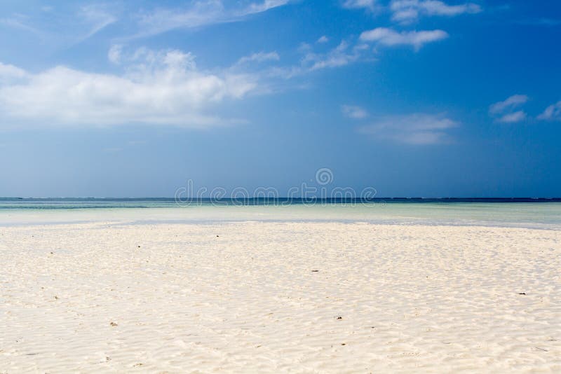 Le Kenya. La plage la plus belle du secteur. photographie stock Le Kenya. La plage la plus belle du secteur. photographie stock