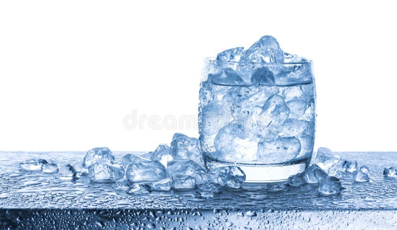 https://thumbs.dreamstime.com/b/water-crushed-ice-cubes-glass-white-background-isolated-copy-space-128091719.jpg