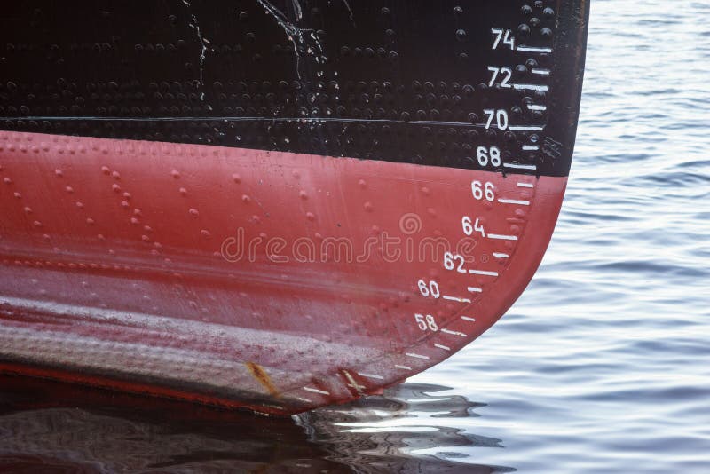 Water level measurement on a shipping boat