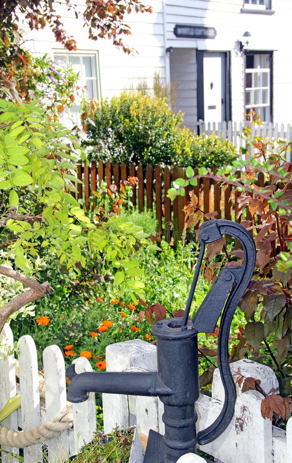 Water Pump Cottage Garden Stock Photo. Image Of Ornament - 40551122