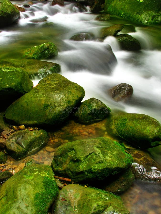 Vodopád je miesto, ktoré vám bude relaxovať a čerstvé.