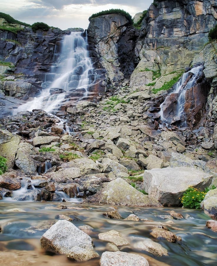 Skok vodopádu v Mlynickej doline. Vysoké Tatry