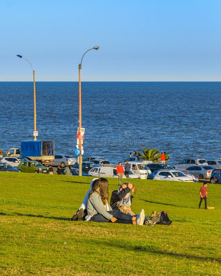 Waterfront Park, Bairro De Buceo, Montevidéu, Uruguai Foto Editorial -  Imagem de cenas, bonito: 161809356