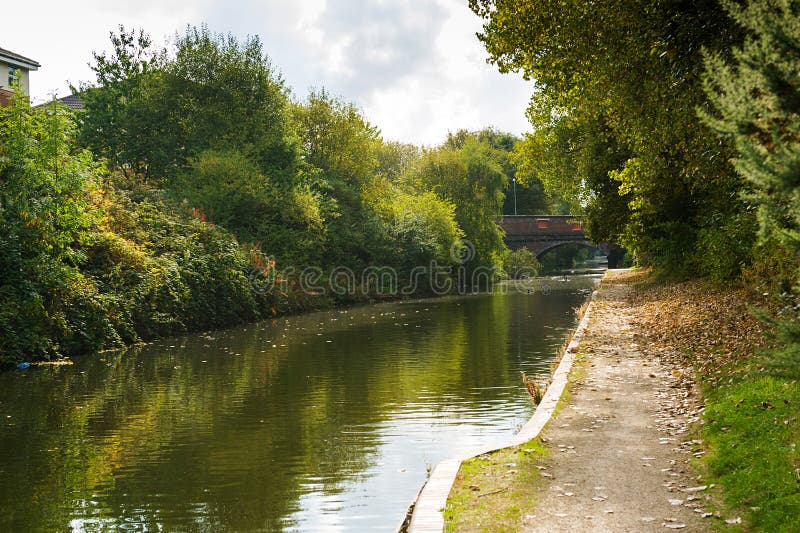 Waterkanaal in Birmingham royalty-vrije stock afbeeldingen Waterkanaal in Birmingham royalty-vrije stock afbeeldingen