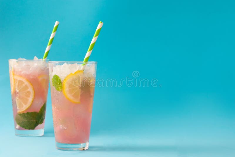 Watermeloen Mojito Achtergrond voor een uitnodigingskaart of een gelukwens royalty-vrije stock foto Watermeloen Mojito Achtergrond voor een uitnodigingskaart of een gelukwens royalty-vrije stock foto