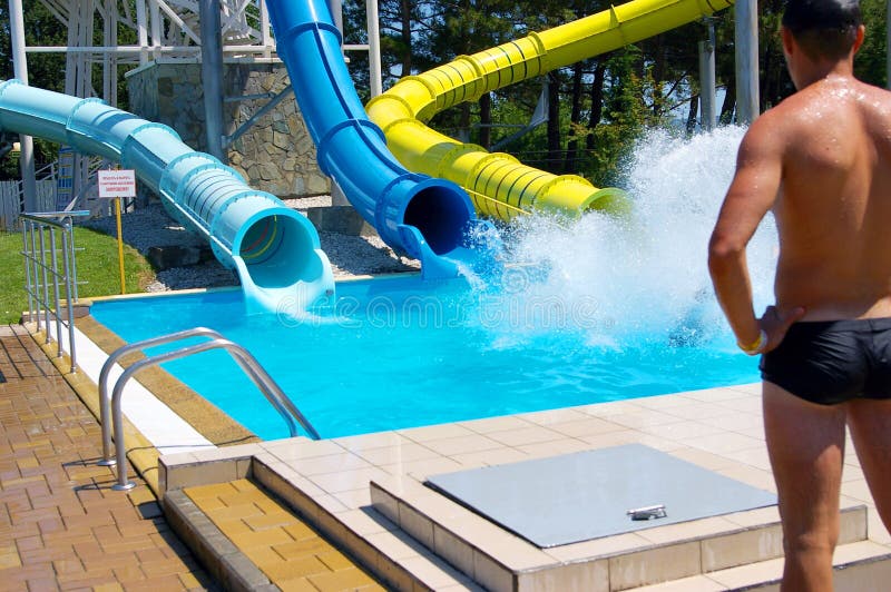 Waterpark Gelendzhik De mensen ontspannen in het waterpark stock afbeeldingen Waterpark Gelendzhik De mensen ontspannen in het waterpark stock afbeeldingen