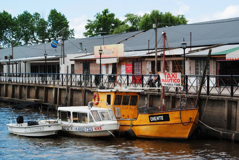 Watertaxis in Tigre, Buenos aires royalty-vrije stock fotografie Watertaxis in Tigre, Buenos aires royalty-vrije stock fotografie