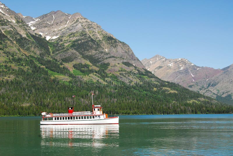 Waterton гор озера стоковая фотография