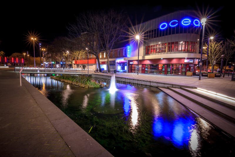 Watford pond editorial image. Image of water, street 67139260