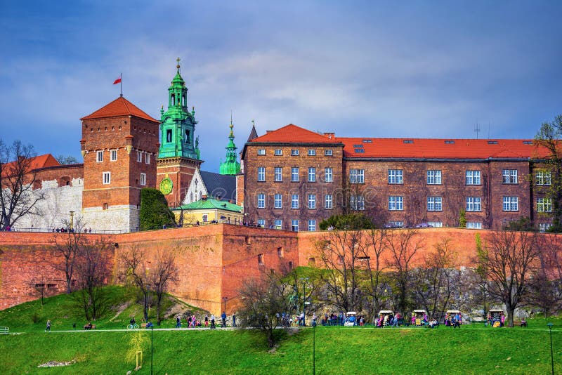 Wawel kasztel i katedra sławny punkt zwrotny w Krakow zdjęcie stock Wawel kasztel i katedra sławny punkt zwrotny w Krakow zdjęcie stock