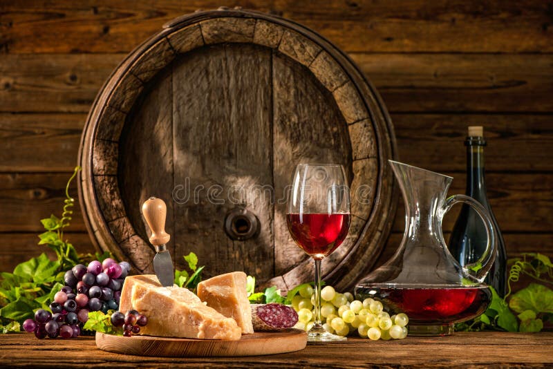 Wciąż życie z szkłem czerwone wino obrazy stock Wciąż życie z szkłem czerwone wino obrazy stock