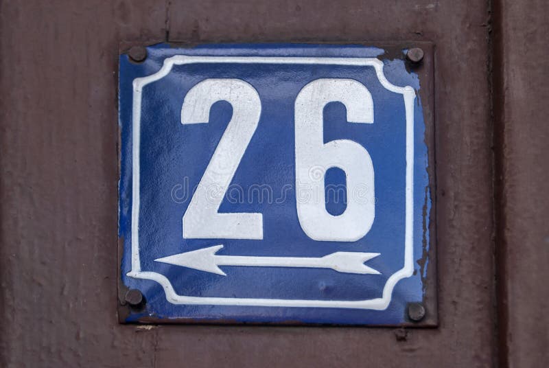 VINTAGE HOUSE NUMBER SIGN Enamel steel metal door plate plaque 26 Beige Black 