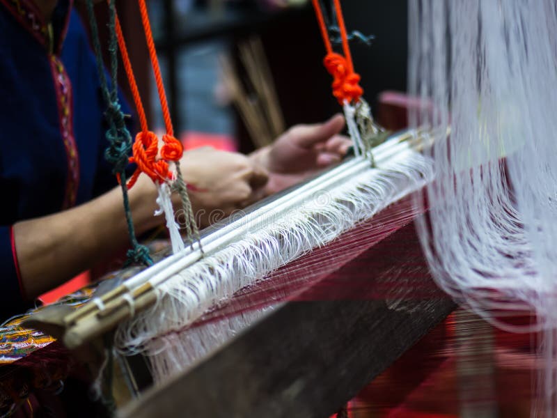 Weaving with local apparatus