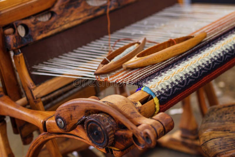 Weaving Loom and thread of yarn