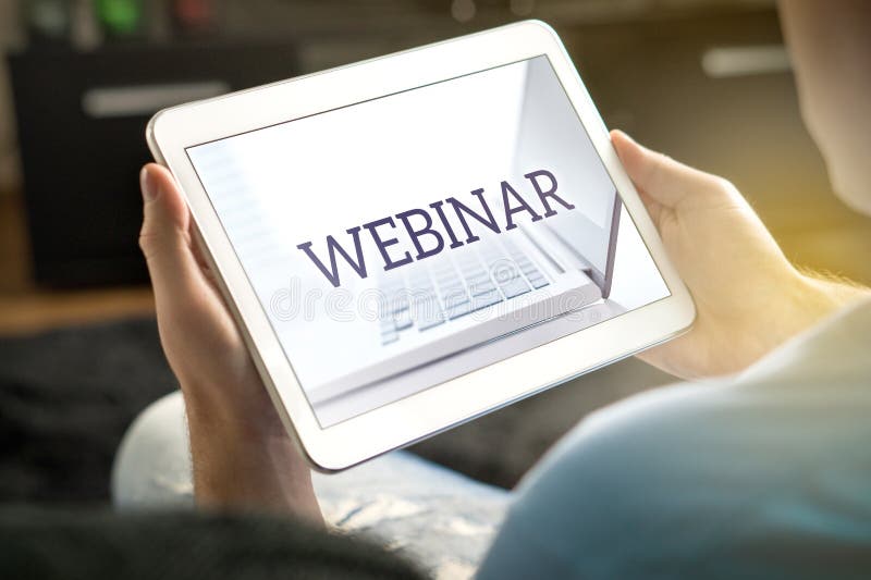 Webinar på minnestavlaskärmen royaltyfria bilder Webinar på minnestavlaskärmen royaltyfria bilder