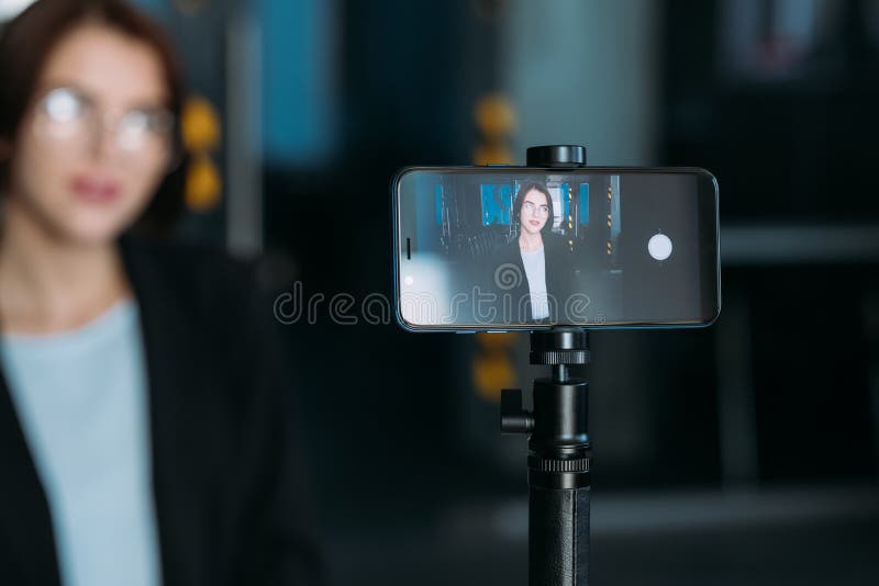 Webinar video för lagledare för affärsmästarklasskvinna arkivfoto Webinar video för lagledare för affärsmästarklasskvinna arkivfoto