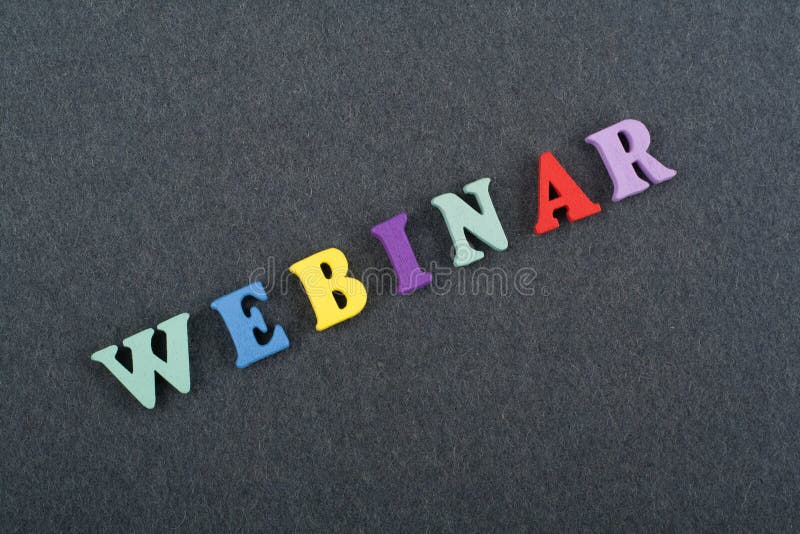 WEBINAR-Wort auf dem schwarzen Bretthintergrund verfasst von den hölzernen Buchstaben des bunten ABC-Alphabetblockes, Kopienraum stockbild WEBINAR-Wort auf dem schwarzen Bretthintergrund verfasst von den hölzernen Buchstaben des bunten ABC-Alphabetblockes, Kopienraum stockbild