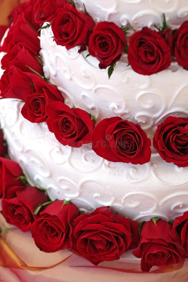 Bianco Torta nuziale con Rose Rosse.